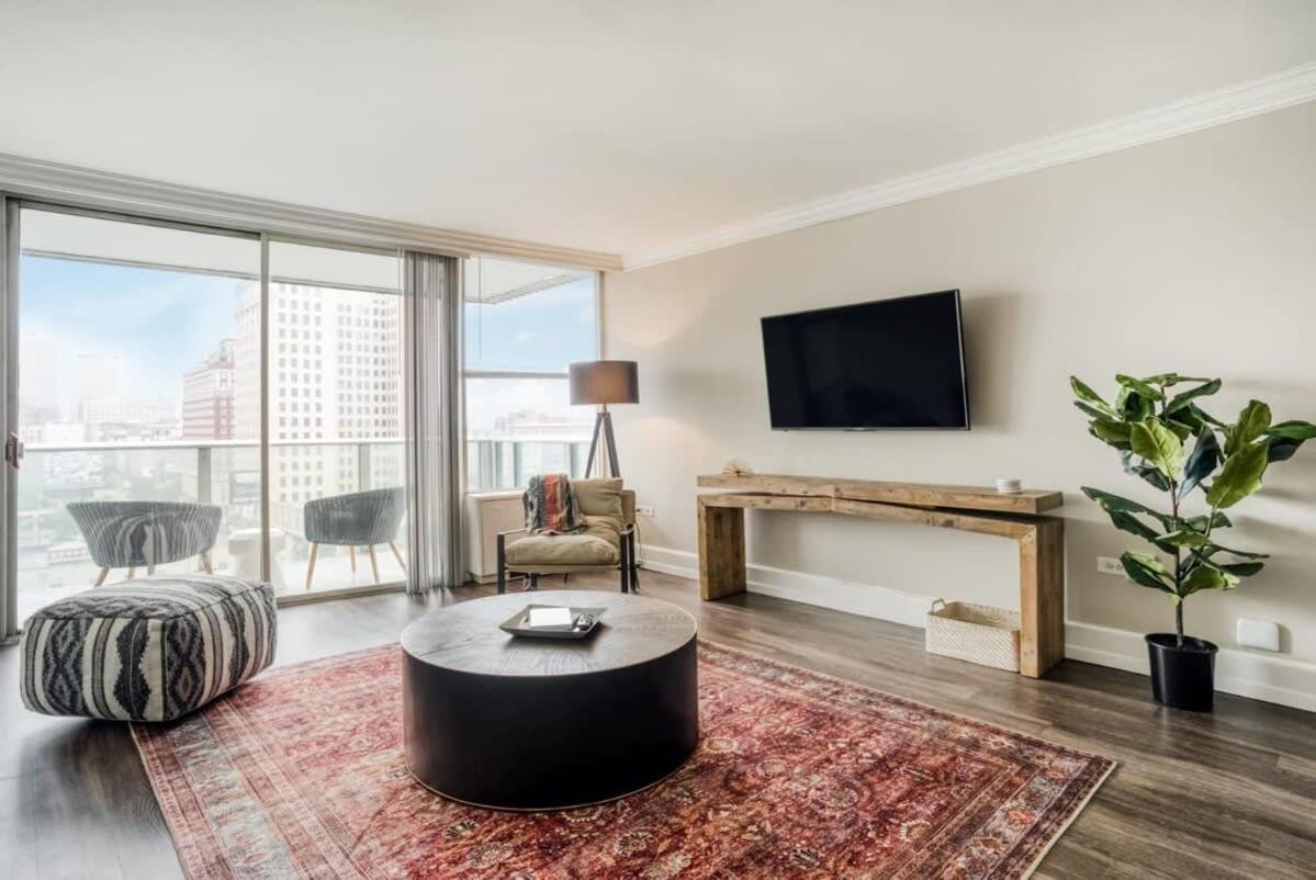 Cozysuites 800 Tower 1br With Gym! 17 Louisville