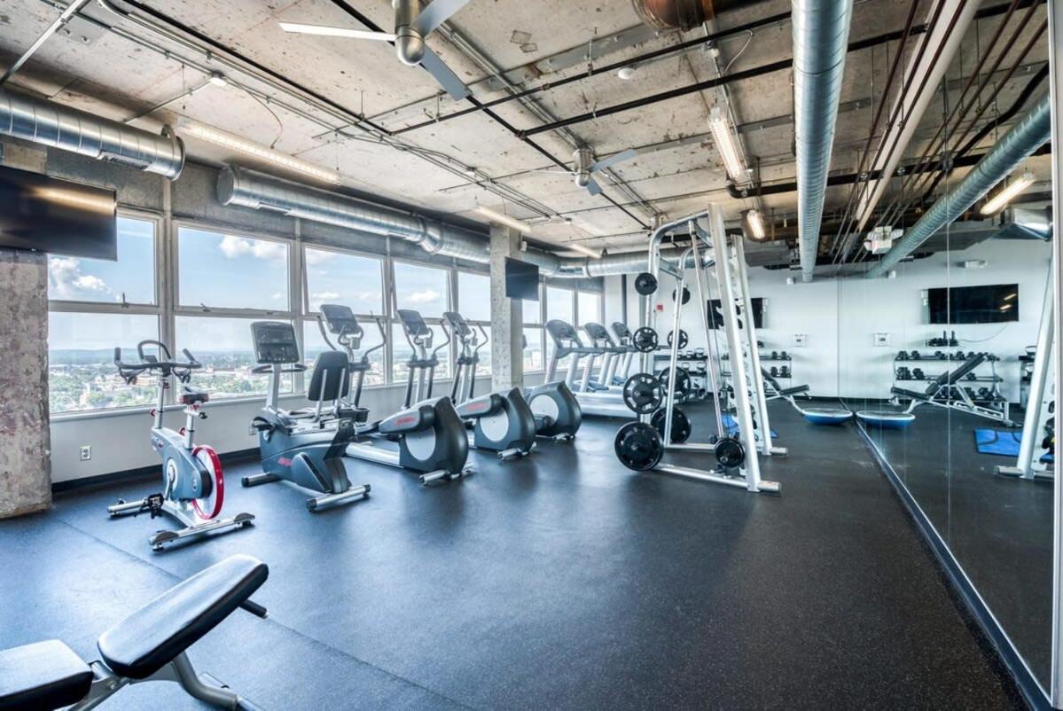 Cozysuites 800 Tower 1br With Gym! 17